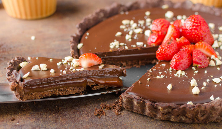 Rawsome Chocolate Pudding Tart With Goji Berries