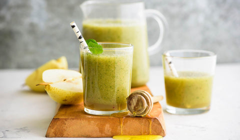 Fall Smoothie: Detoxifying Pear Ginger Smoothie